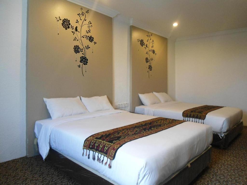 Regent Hotel Bintulu Exterior photo