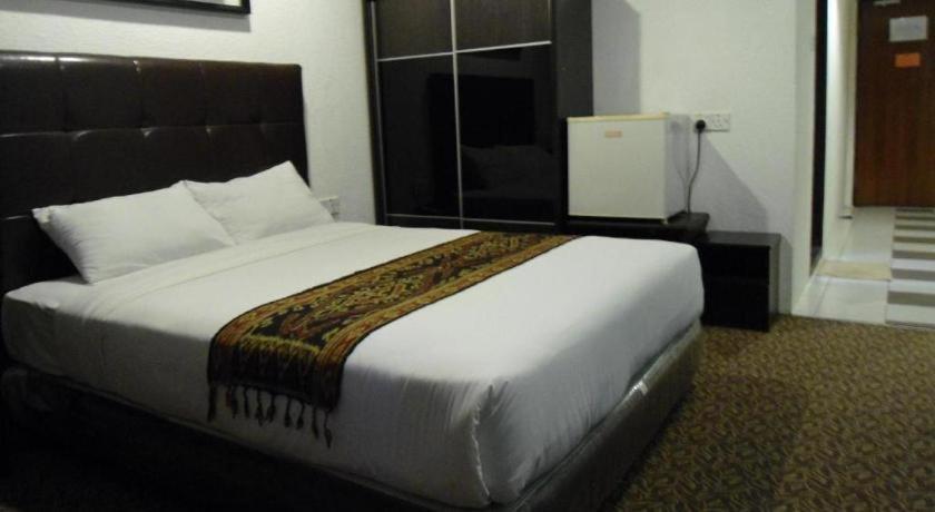 Regent Hotel Bintulu Exterior photo