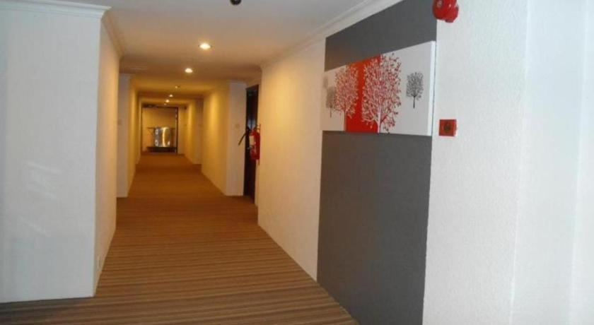 Regent Hotel Bintulu Exterior photo