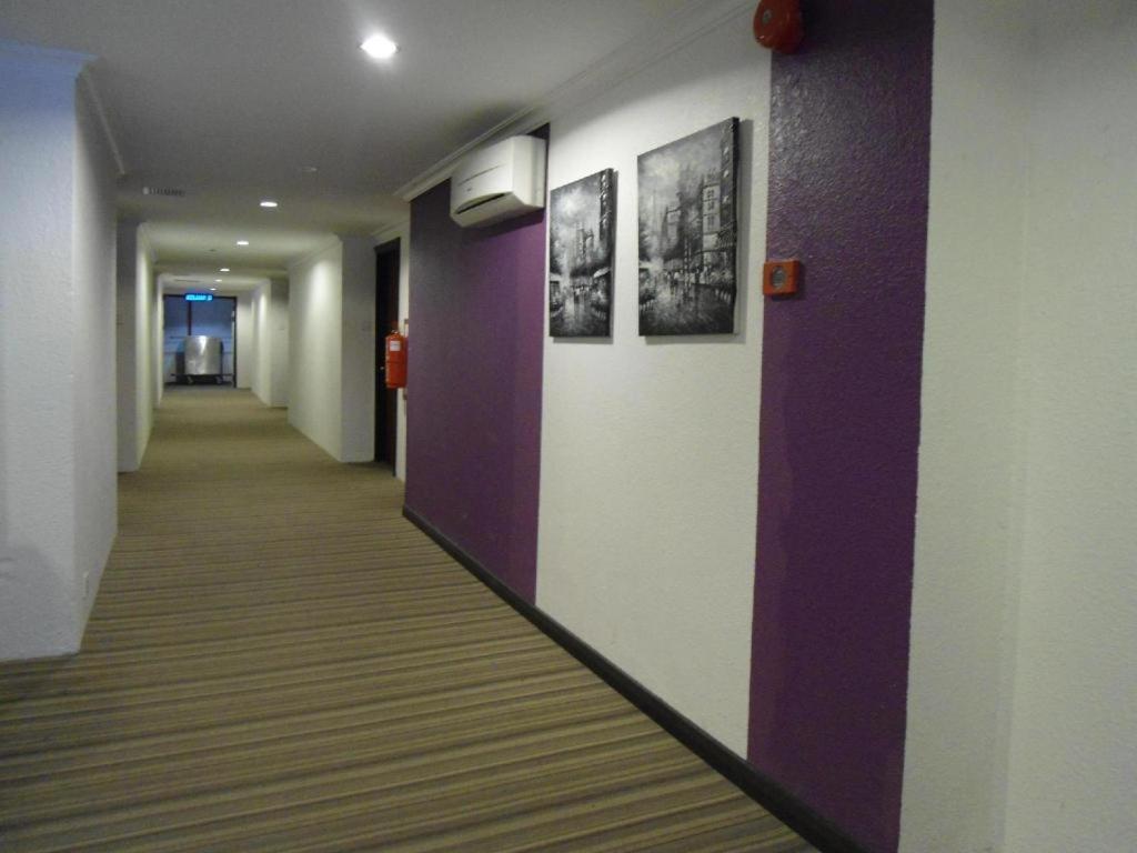 Regent Hotel Bintulu Exterior photo